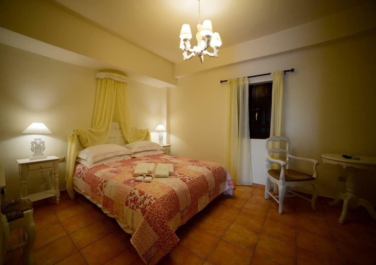 Focalion Castle Luxury Suites Pyrgos Dirou Экстерьер фото