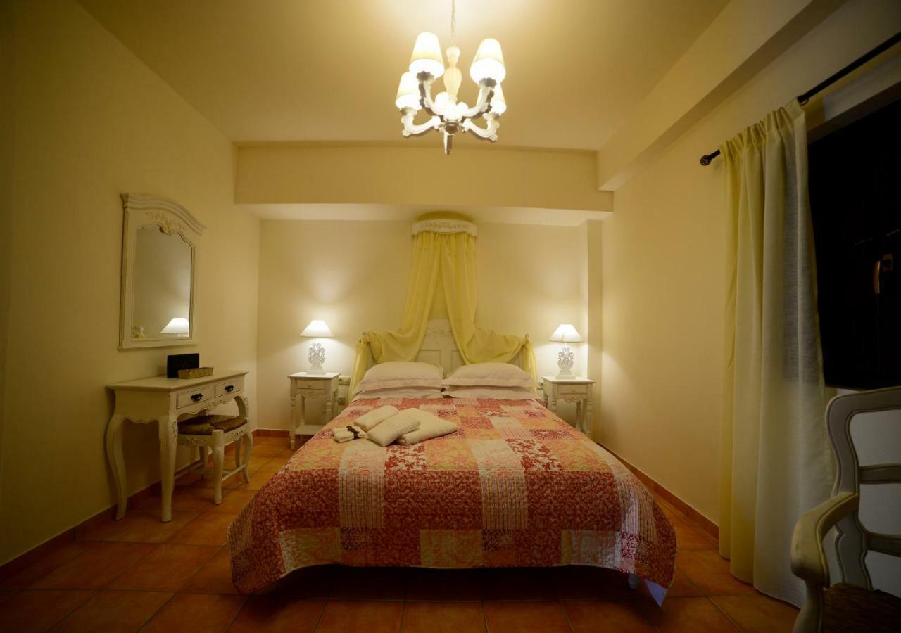 Focalion Castle Luxury Suites Pyrgos Dirou Экстерьер фото