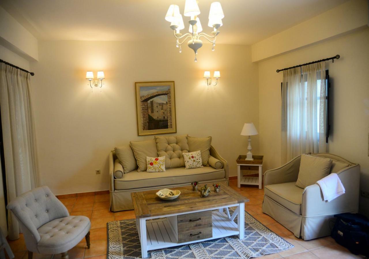 Focalion Castle Luxury Suites Pyrgos Dirou Экстерьер фото