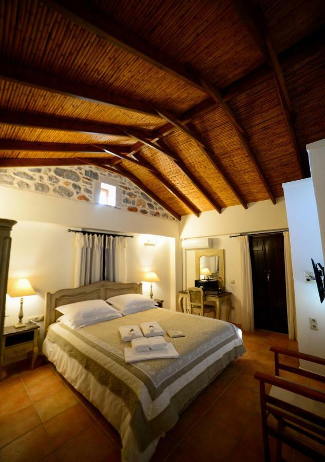 Focalion Castle Luxury Suites Pyrgos Dirou Экстерьер фото