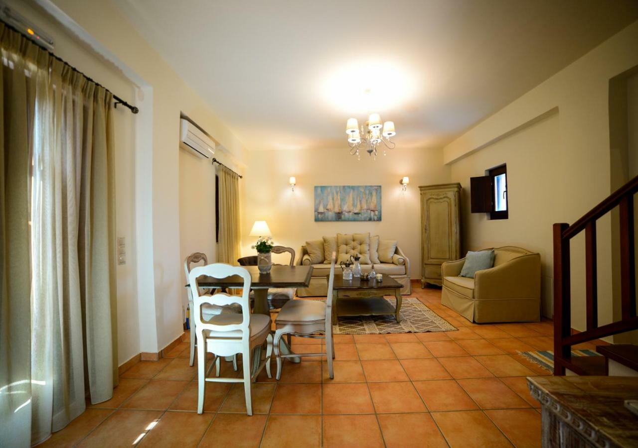 Focalion Castle Luxury Suites Pyrgos Dirou Экстерьер фото