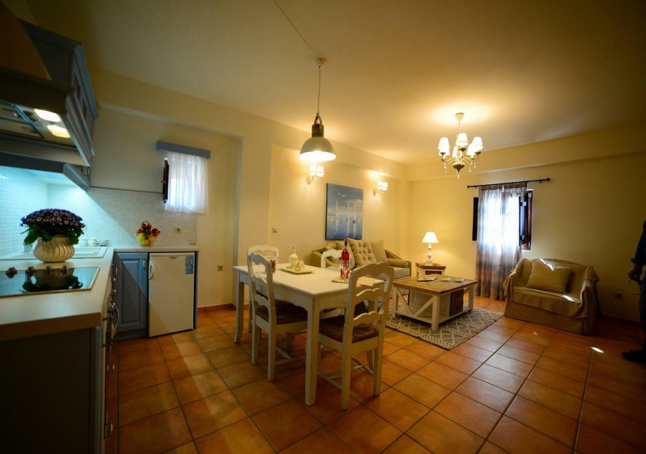 Focalion Castle Luxury Suites Pyrgos Dirou Экстерьер фото