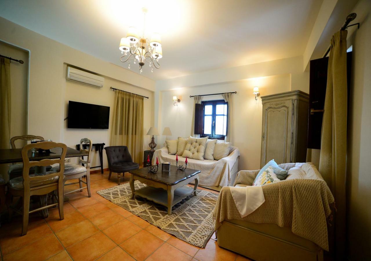 Focalion Castle Luxury Suites Pyrgos Dirou Экстерьер фото