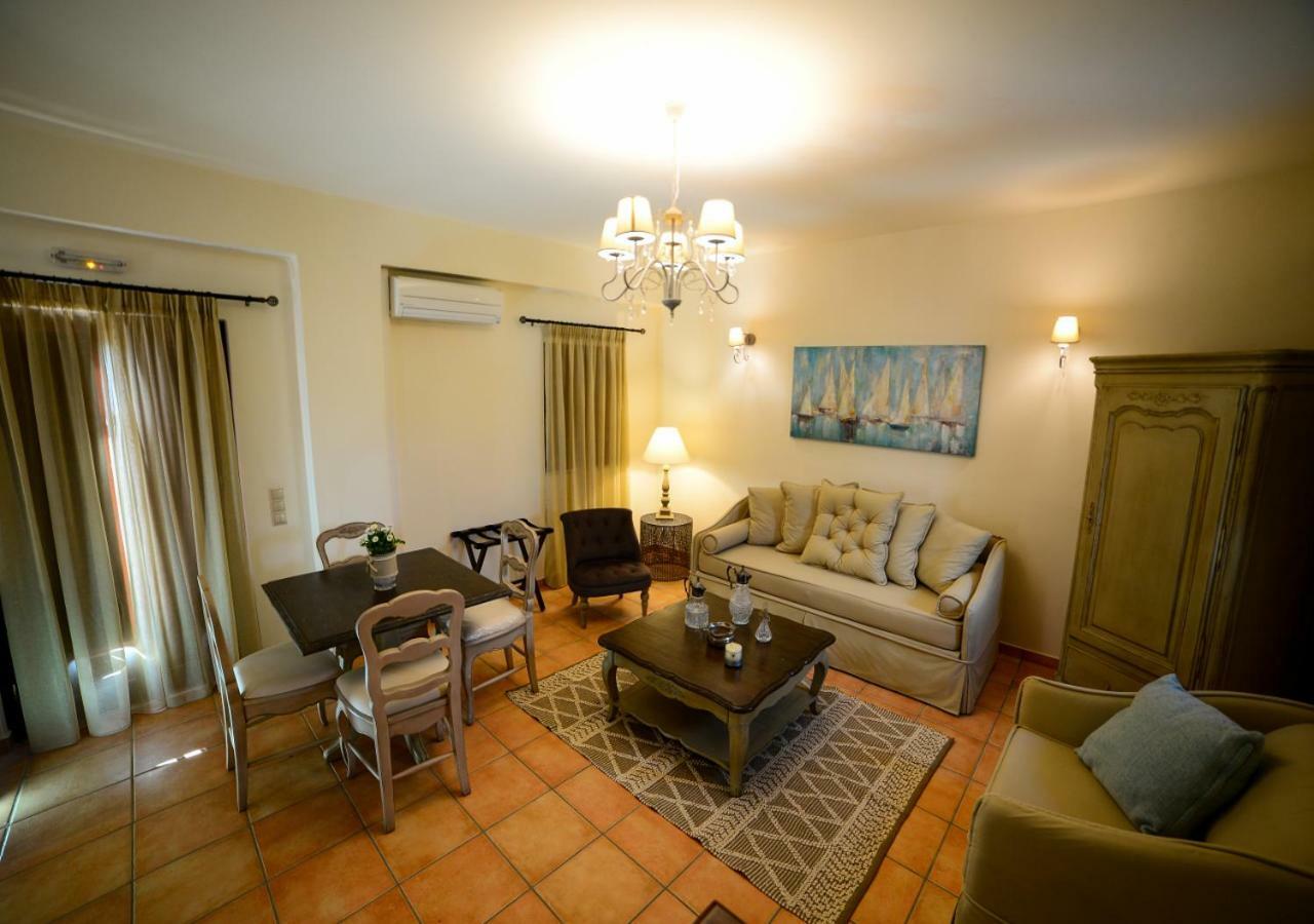 Focalion Castle Luxury Suites Pyrgos Dirou Экстерьер фото