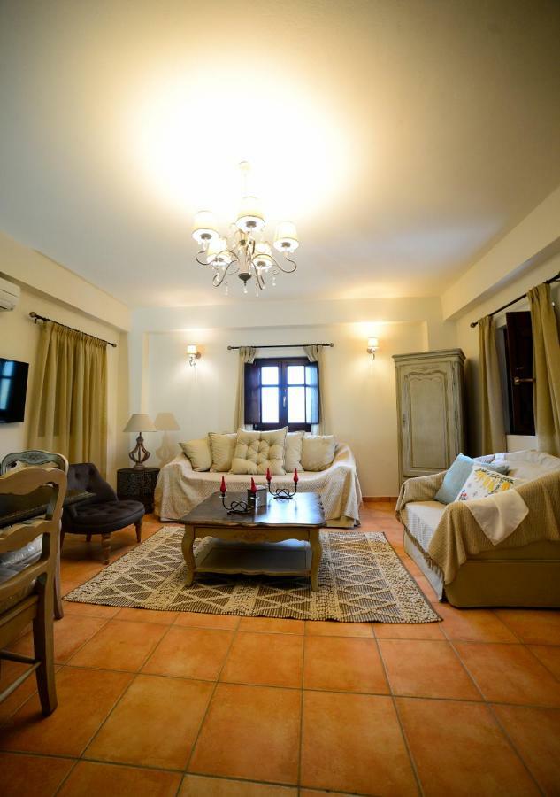 Focalion Castle Luxury Suites Pyrgos Dirou Экстерьер фото